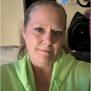 Meet your Posher, Leslie